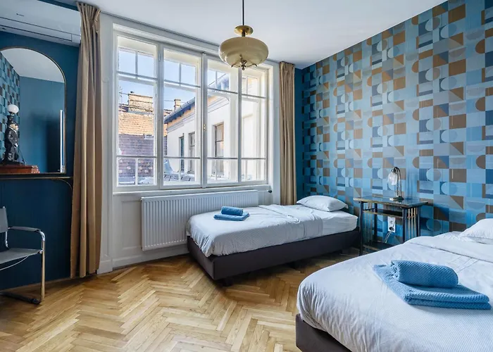 Artsy Loft Downtown 1&2