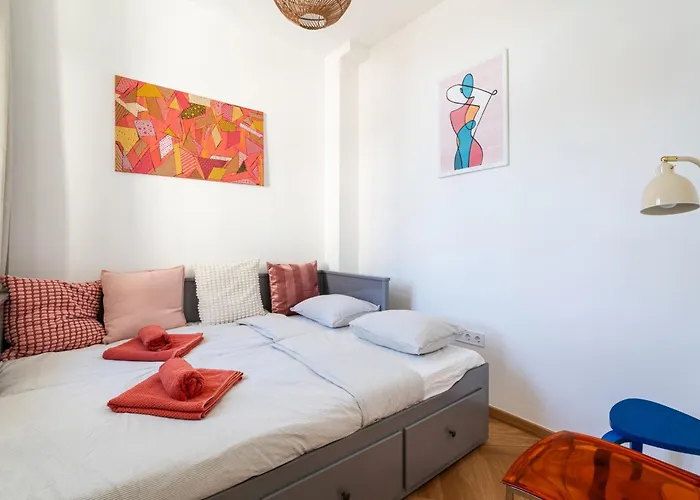 Artsy Loft Downtown 1&2 شقة *