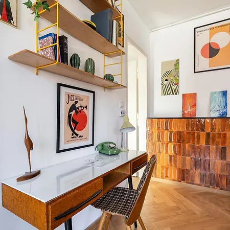Artsy Loft Downtown 1&2 *