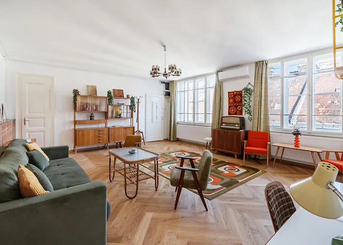 Artsy Loft Downtown 1&2 Apartment