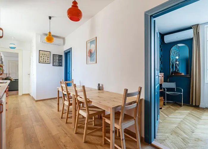 Artsy Loft Downtown 1&2